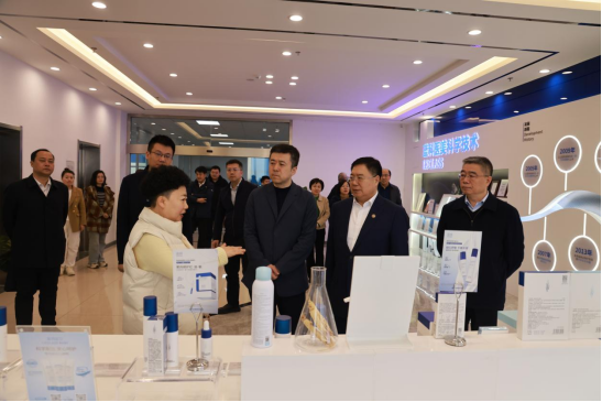 学校党委书记张炳辉带队赴中韩(长春)国际合作示范区进行访企拓岗553.png 学校党委书记张炳辉带队赴中韩(长春)国际合作示范区进行访企拓岗553.png