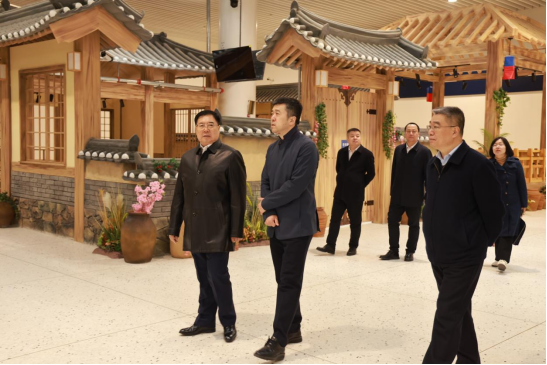 学校党委书记张炳辉带队赴中韩(长春)国际合作示范区进行访企拓岗555.png 学校党委书记张炳辉带队赴中韩(长春)国际合作示范区进行访企拓岗555.png