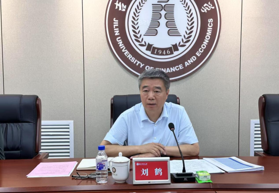 学校召开2025届毕业生六月份就业创业工作调度会暨留省就业工作推进会485.png